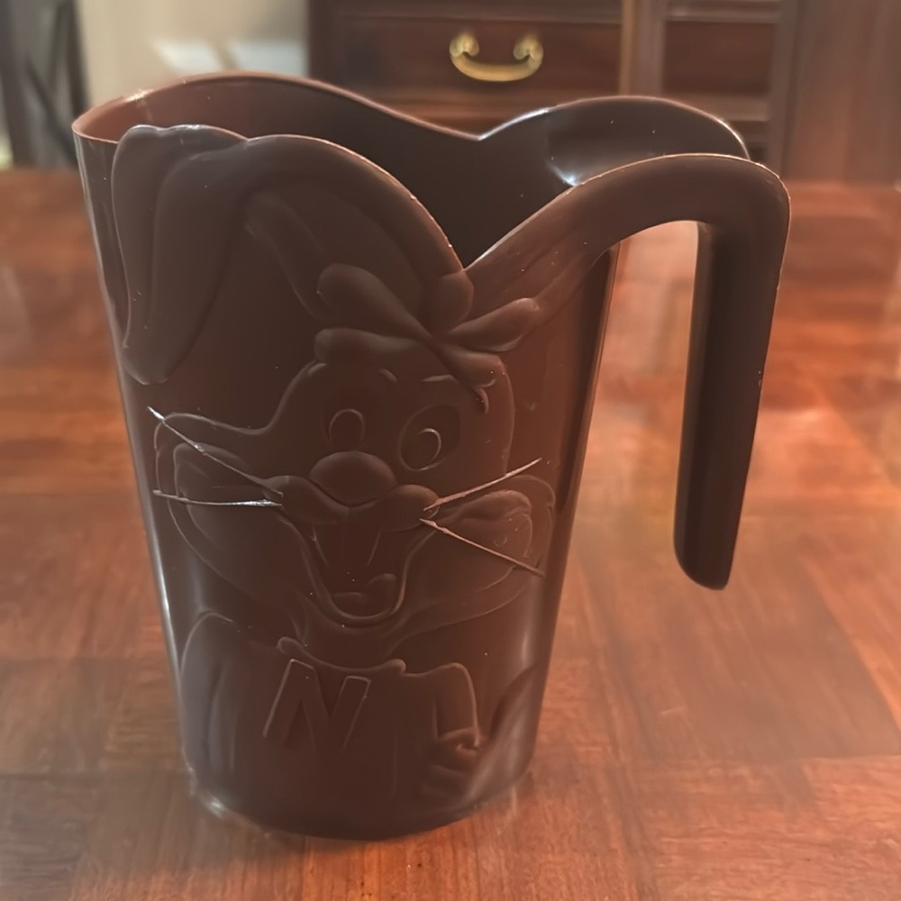 Vintage 80s NESTLE QUIK Milk
Bag Holder Pitcher Made in Canada Brown Rabbit
